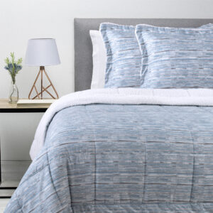 PLUMON ESTAMPADO CON SHERPA KING CELESTE