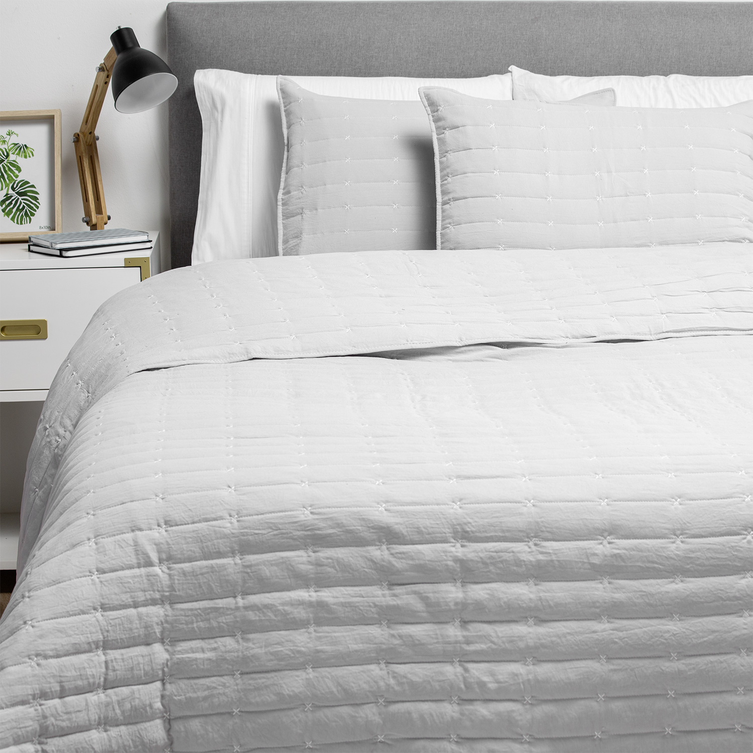 CUBRECAMA BORDADO PREWASH KING GRIS C 1 CUBRECAMA BORDADO PREWASH KING GRIS C