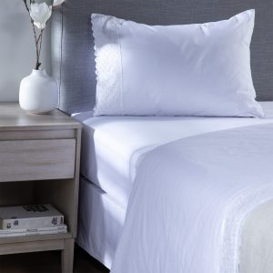 JUEGO DE SABANA BRODERI BLANCA 1.5P