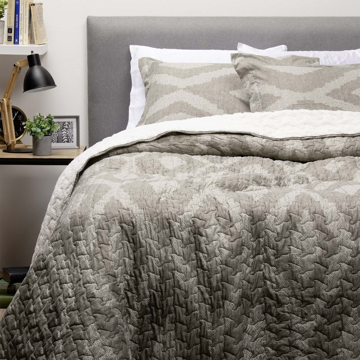 CUBRECAMA SHERPA ESTAMPADO KING GRIS 1 CUBRECAMA SHERPA ESTAMPADO KING GRIS